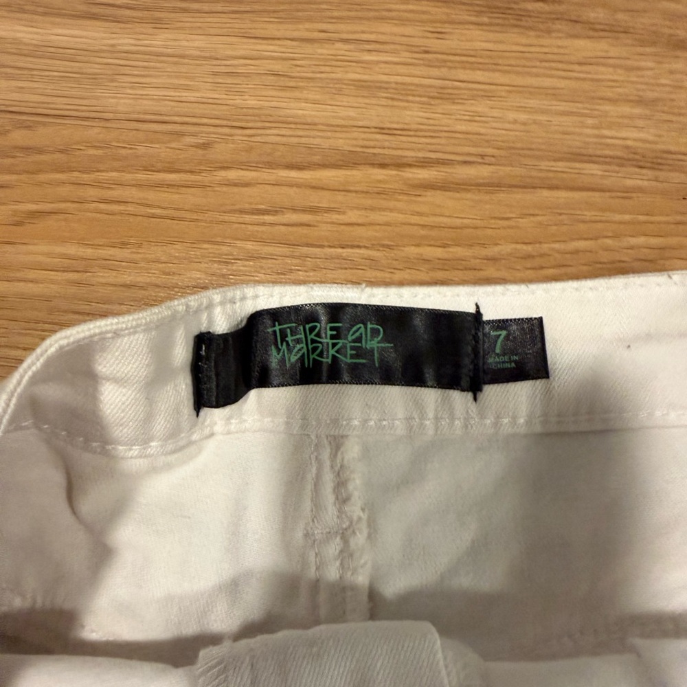 Women's White Jean Shorts with Lace Detail - Picture 2 of 3